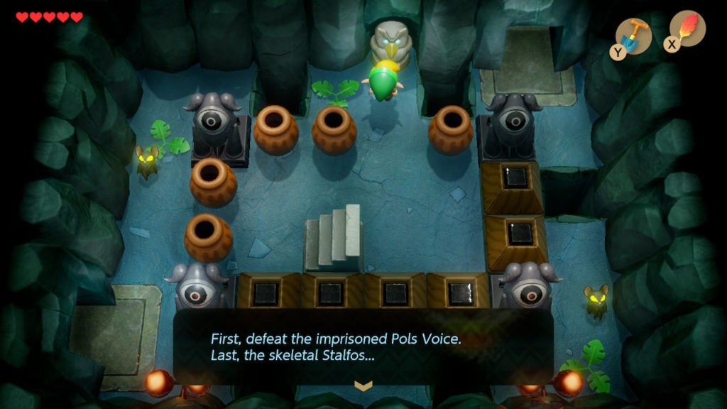 An owl statue giving the player the hint on the order to kill enemies in to solve a puzzle later on.