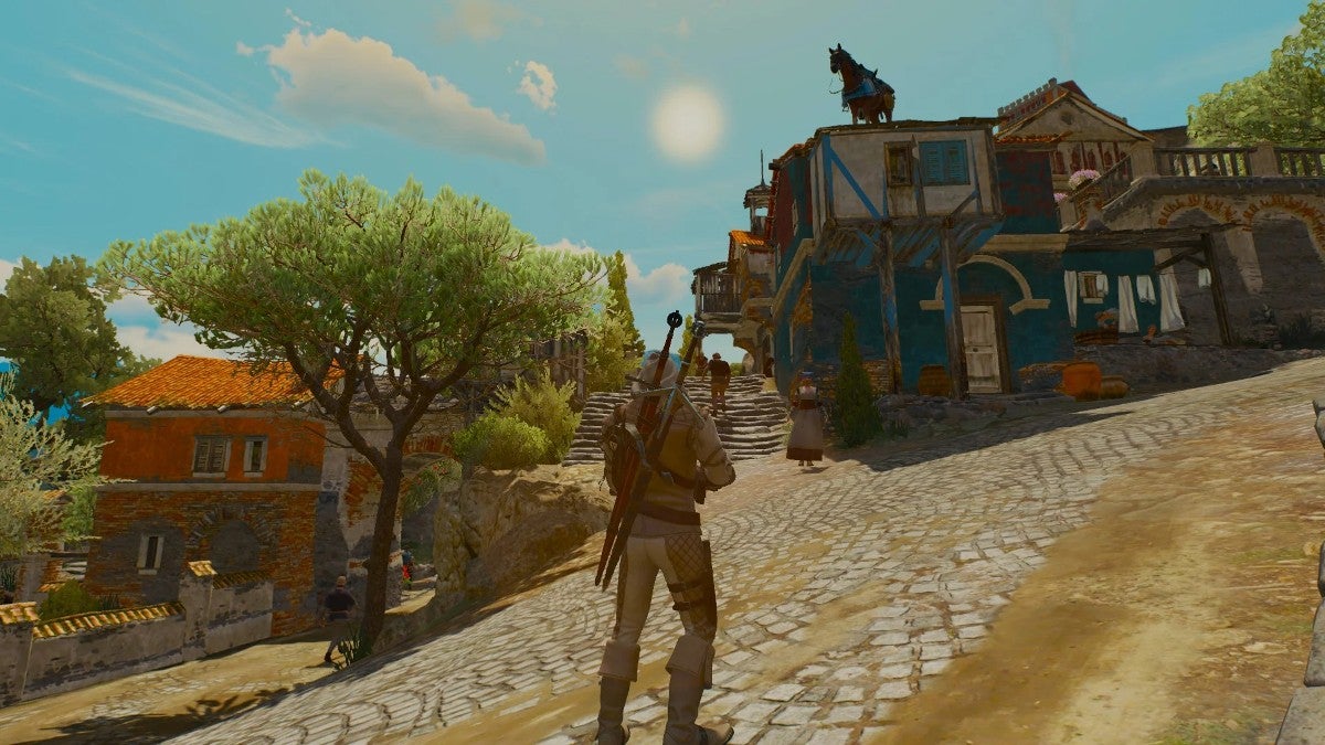 Roach, the player's horse in The Witcher 3, standing on a roof while Geralt looks up at them. This is how mounts changed video games to be a bit more janky.