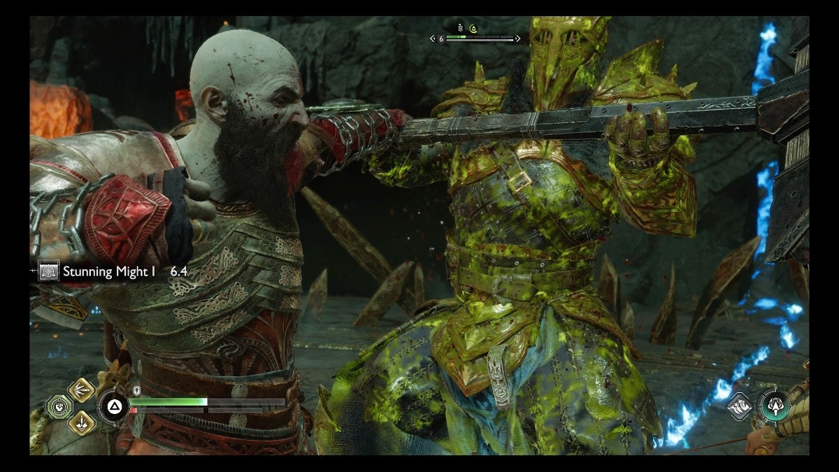 Kratos stun grabbing an Einherjar Captain.