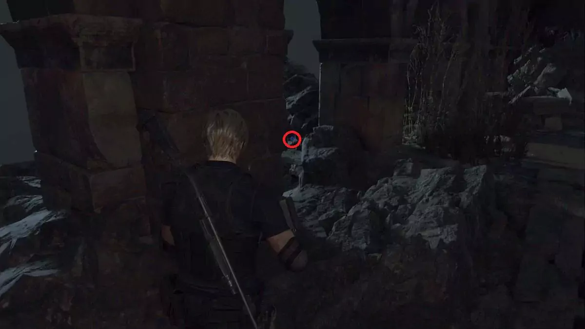 Leon aiming at the 3rd blue medallion in the Cliffside Ruins.