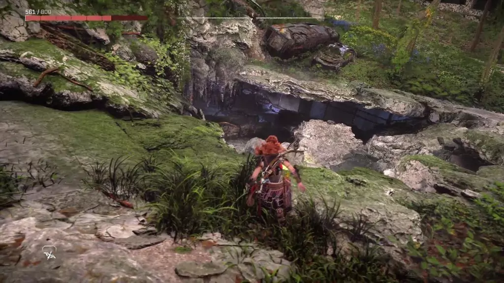 Running towards the building where the Green Raptor is found.