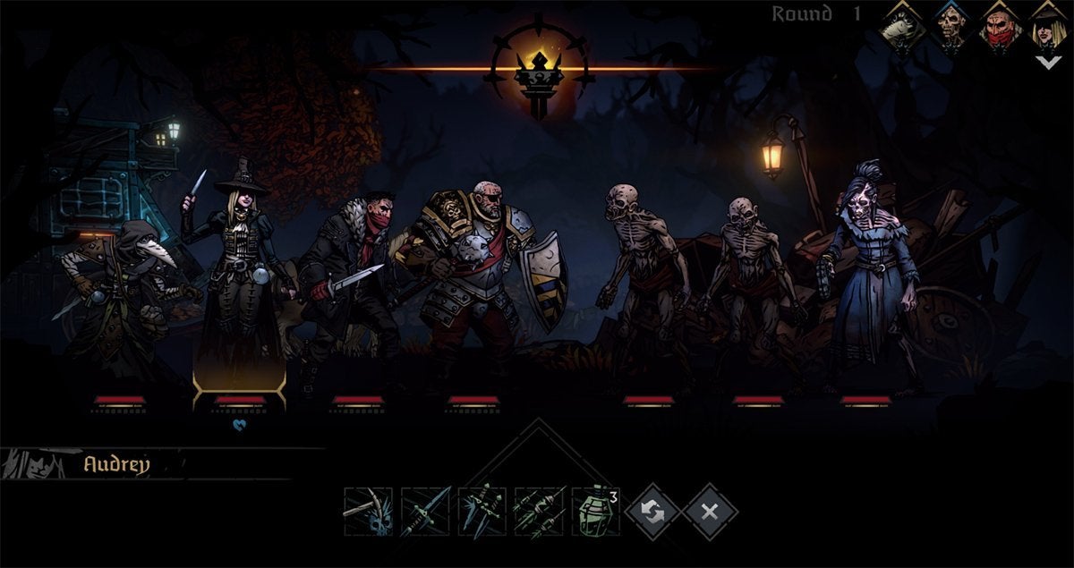 The player fighting enemies with their party in Darkest Dungeon 2.