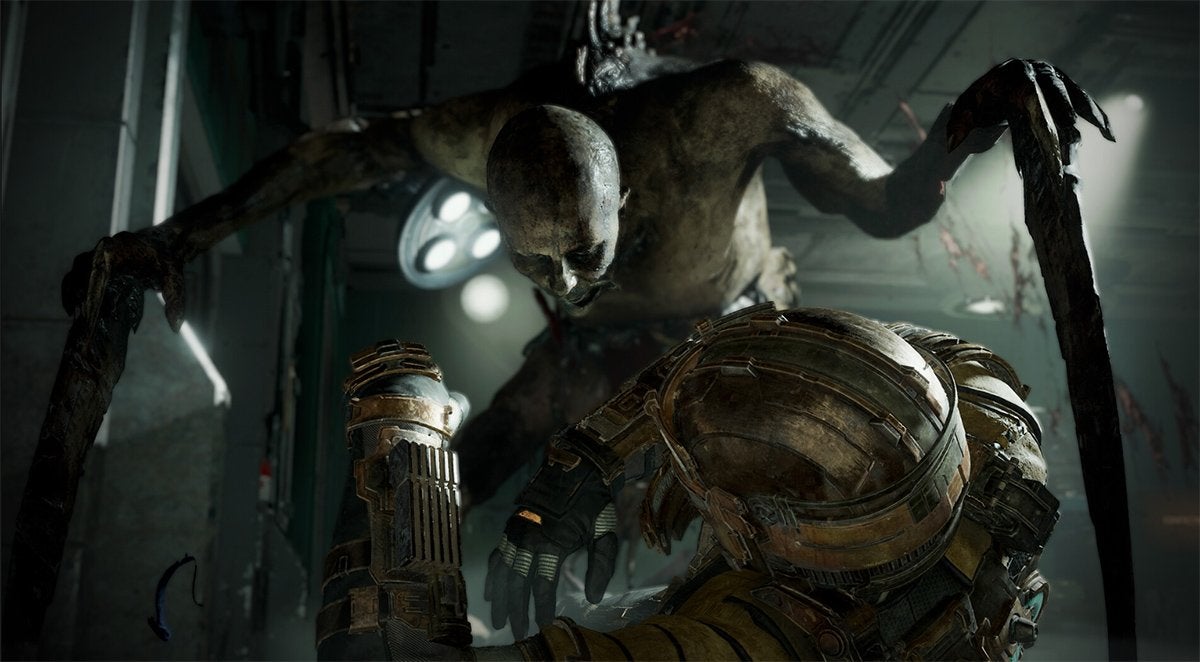 The player getting attacked by a necromorph in Dead Space (2023).
