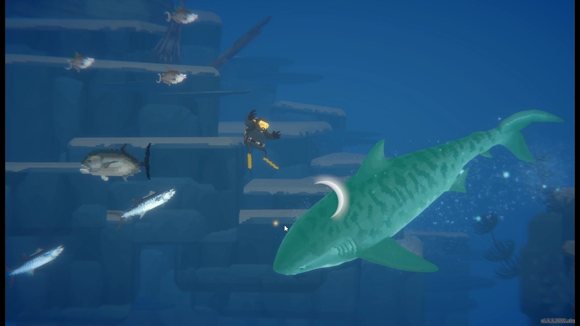 The player dodging an attack from a Tiger Shark in Dave the Diver.