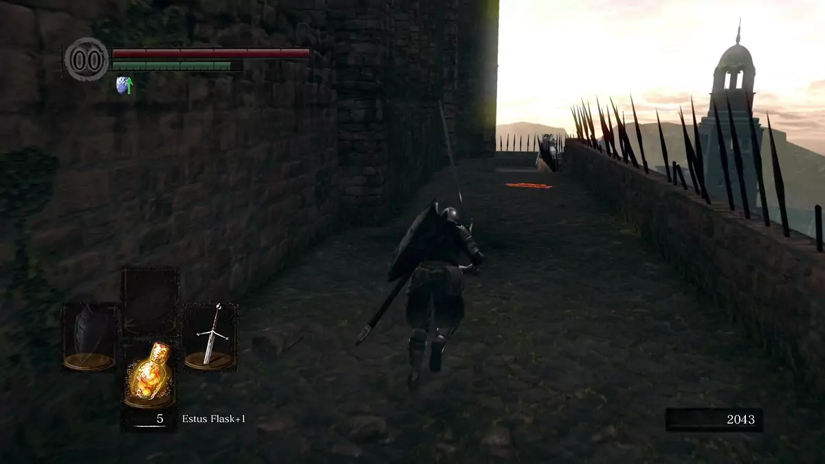 The Chosen Undead running towards a Berenike Knight in Sen's Fortress.