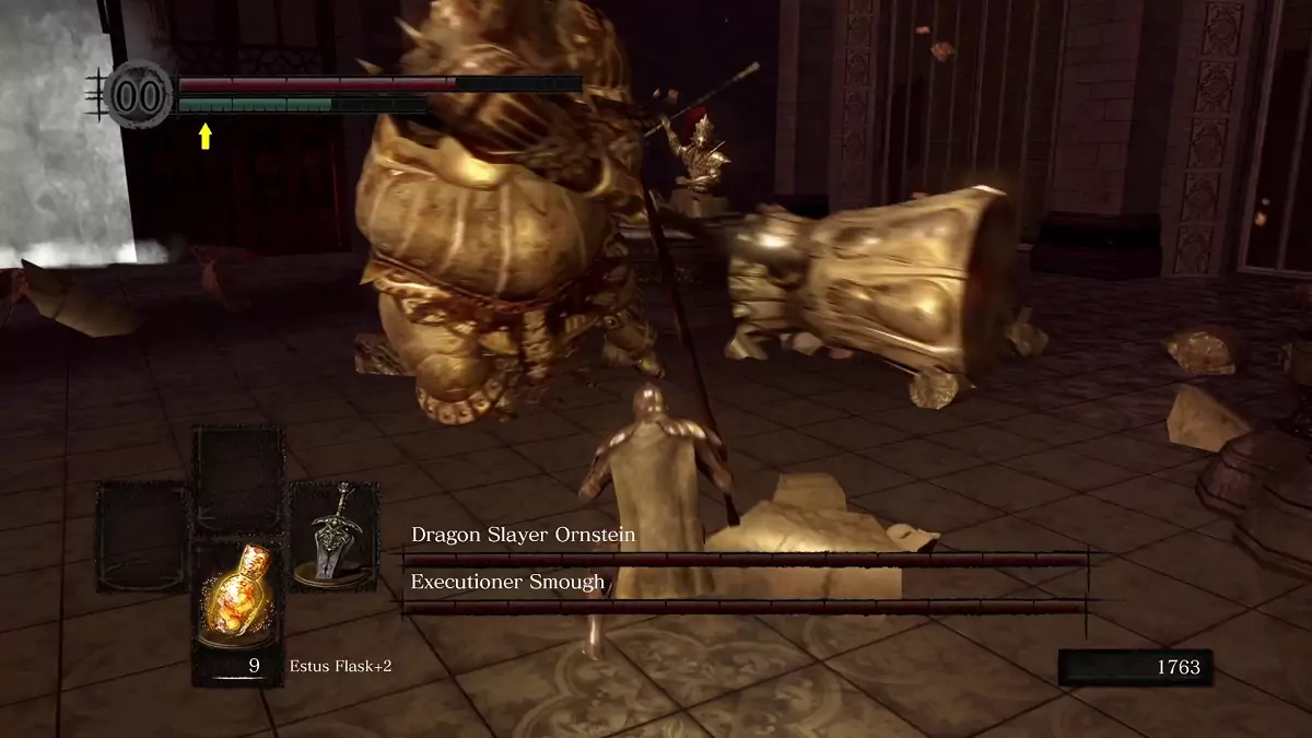 Smough swiping his hammer at the Chosen Undead.