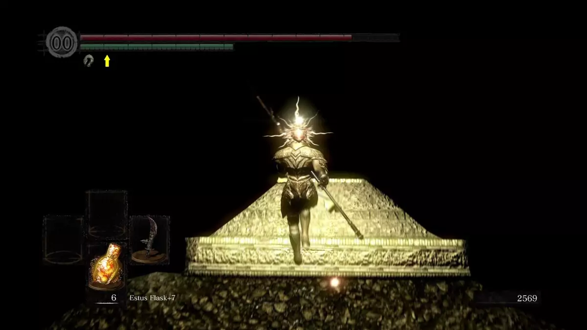 The Chosen Undead running towards a giant coffin in the Tomb of Giants.