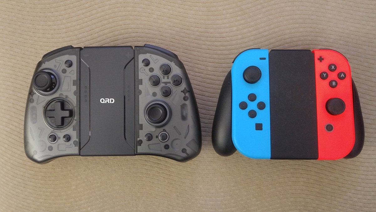 A Stellar T5 and official Joy-Cons plus grip side by side.